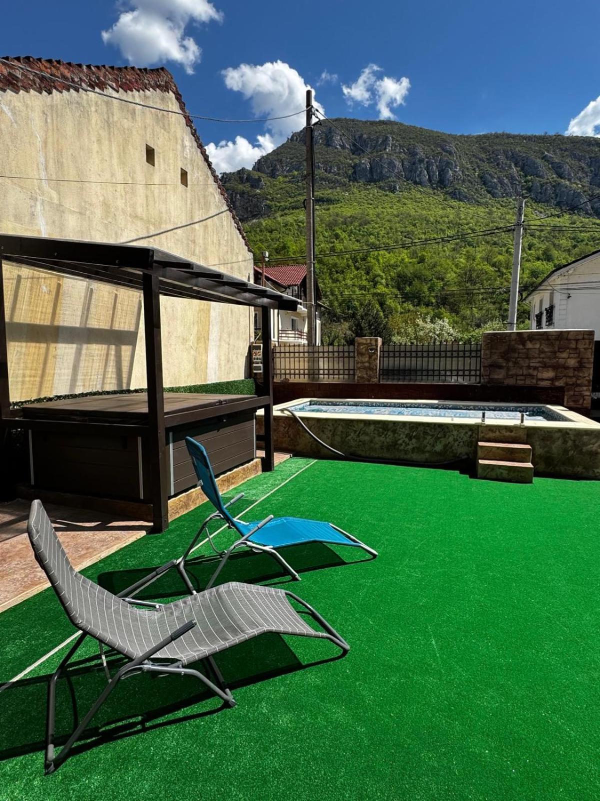 Hotel Casa Adriana Băile Herculane Exteriér fotografie